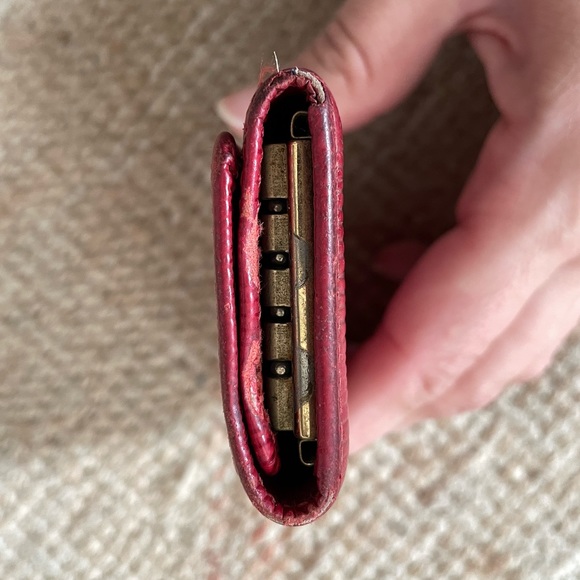 Louis Vuitton epi leather 4 key and card holder LV - Picture 6 of 14